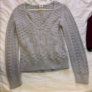 Low cut knit sweater